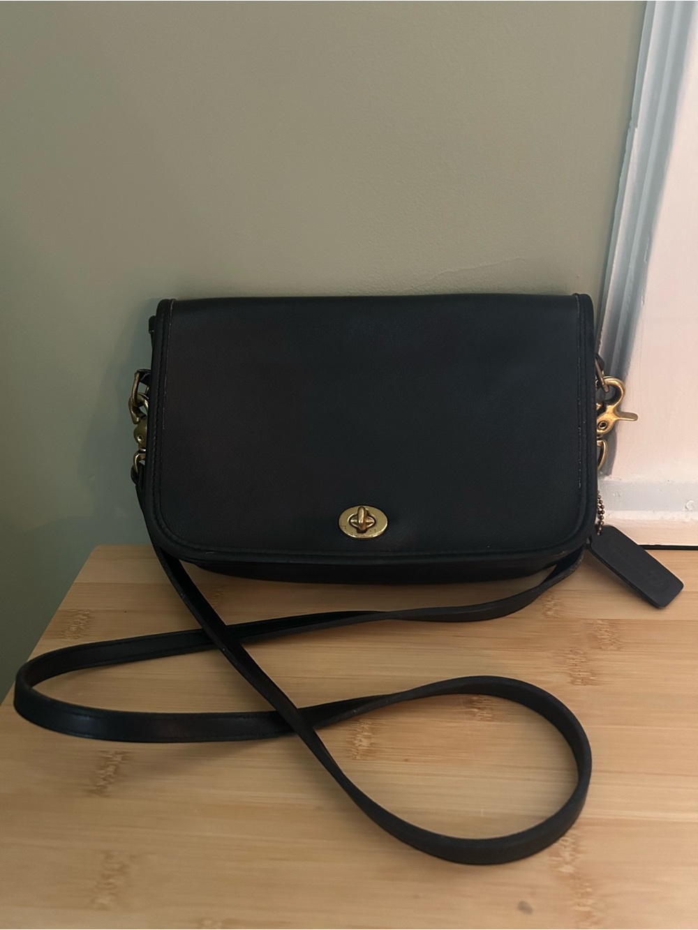 Vintage Coach crossbody leather bag